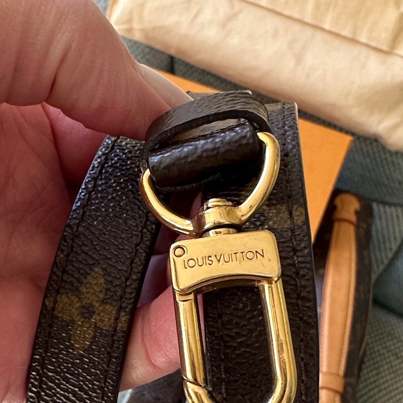 Louis Vuitton authentic pouchette metis Monogram Crossbody with Gold Hardware - Picture 9 of 13